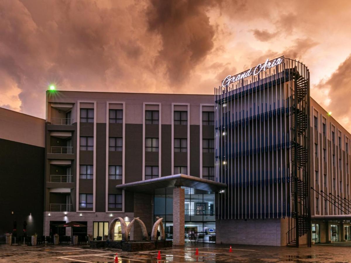 The Grand Aria Hotel And Conference Centre Gaborone Eksteriør billede